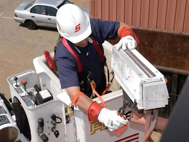 Tools @ Height - SAFETY MEASURES AT THE HIGHEST LEVEL 46 Tools @ Height - SAFETY MEASURES AT THE HIGHEST LEVEL